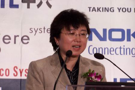 中國通信標準化協(xié)會網(wǎng)絡(luò)與交換技術(shù)委員會主席、中國通信學(xué)會信息通信網(wǎng)絡(luò)專業(yè)委員會主席 趙慧玲